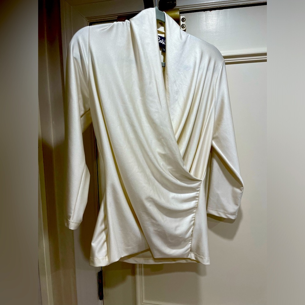 Lesly Evers cream polyester faux wrap silky, drape 3/4 sleeve top size Large